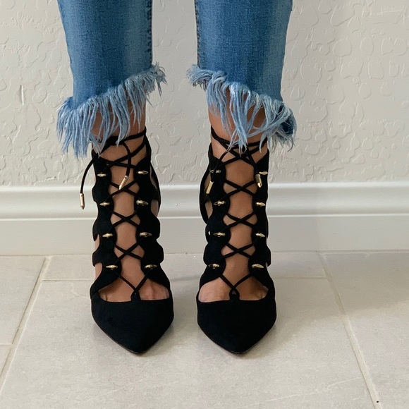 Black Lace Detail Cut Out Pointy Toe Stiletto Pump - Picture 7 of 7